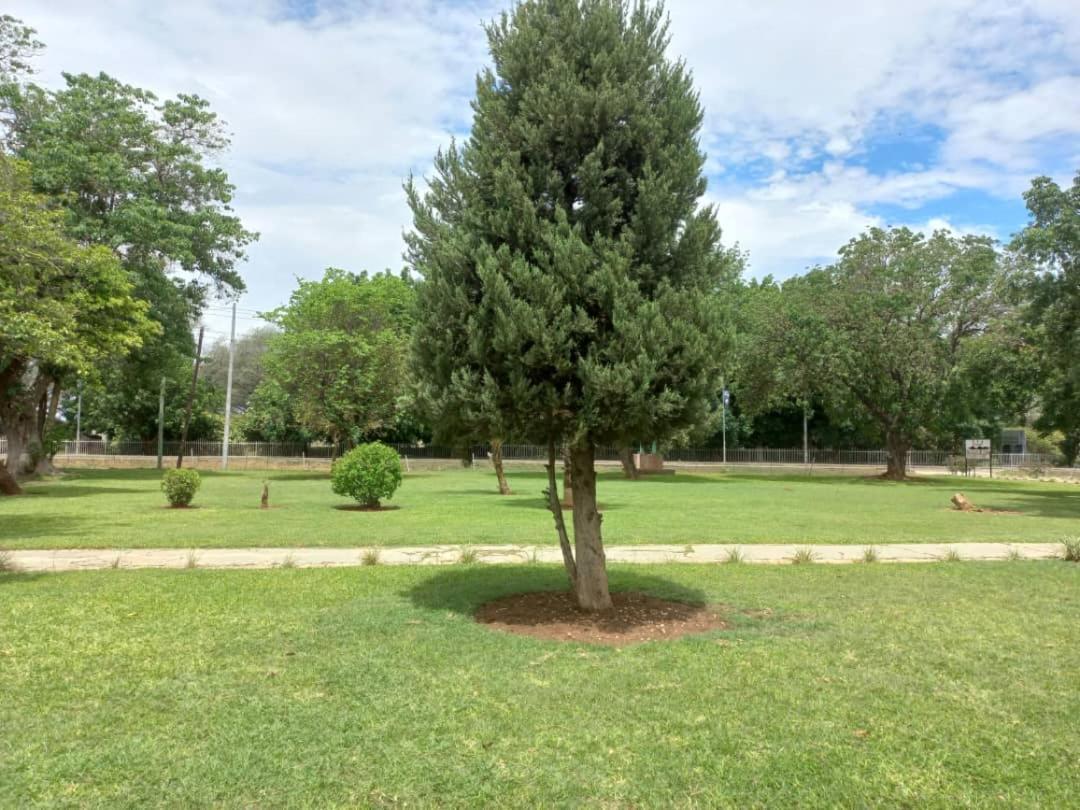 ליבינגסטון Crescent Lodge מראה חיצוני תמונה