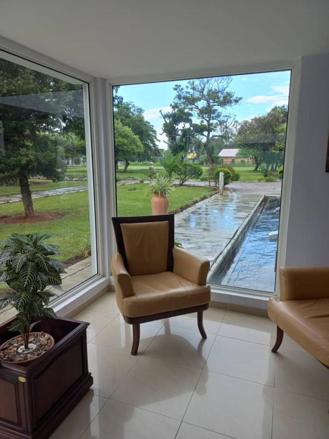 ליבינגסטון Crescent Lodge מראה חיצוני תמונה